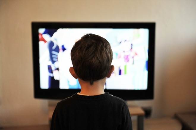 ukljucen-vam-je-tv-u-prisustvu-dece